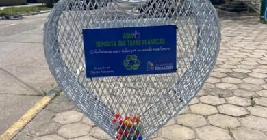 El Municipio colocó el primer contenedor para recepcionar tapitas plásticas