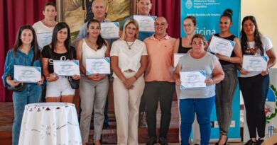 Entrega de Certificados del Curso de Inglés Básico y de WordPress