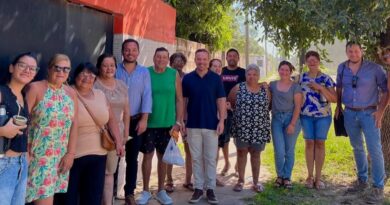 Reunión con vecinos del barrio 90 Viviendas Reunión con vecinos del barrio 90 Viviendas