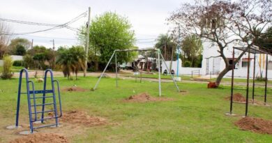 Comenzamos con la Reinstalación de juegos en la Plaza Islas Malvinas